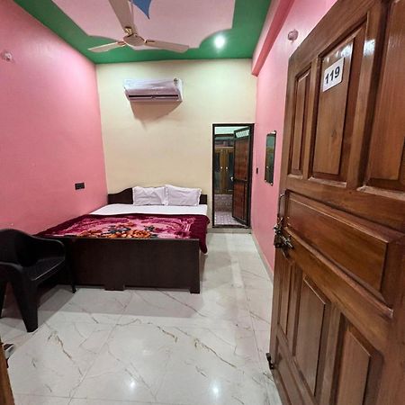 Chandrika Palace 500 Meter From Ayodhya Railway And Ram Mandir Bagian luar foto