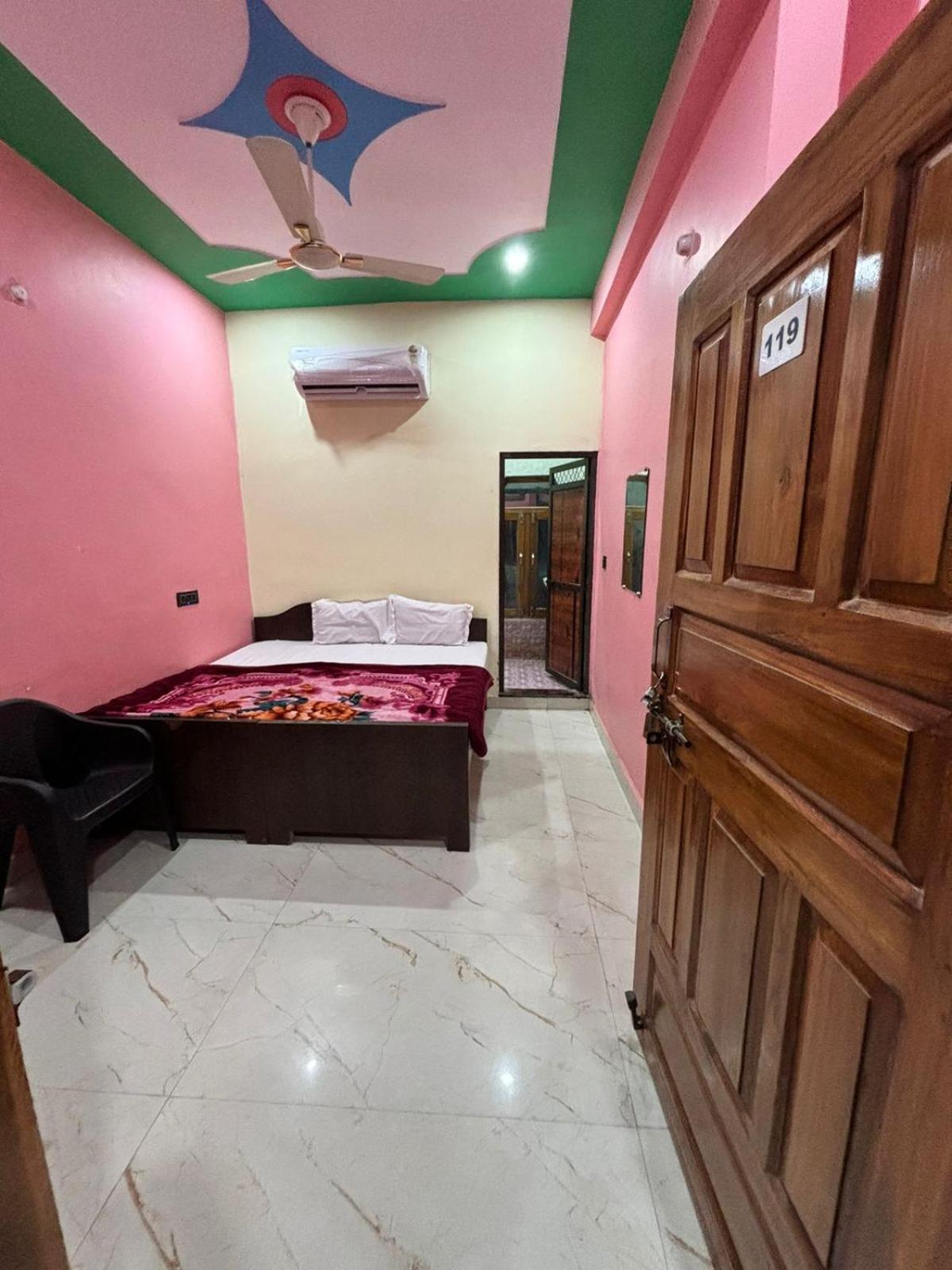 Chandrika Palace 500 Meter From Ayodhya Railway And Ram Mandir Bagian luar foto